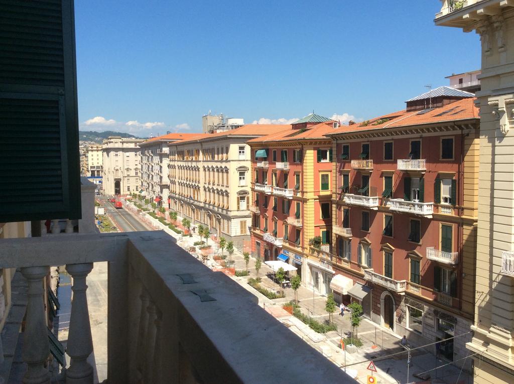 Via Chiodo Luxury Apartment La Spezia Chambre photo